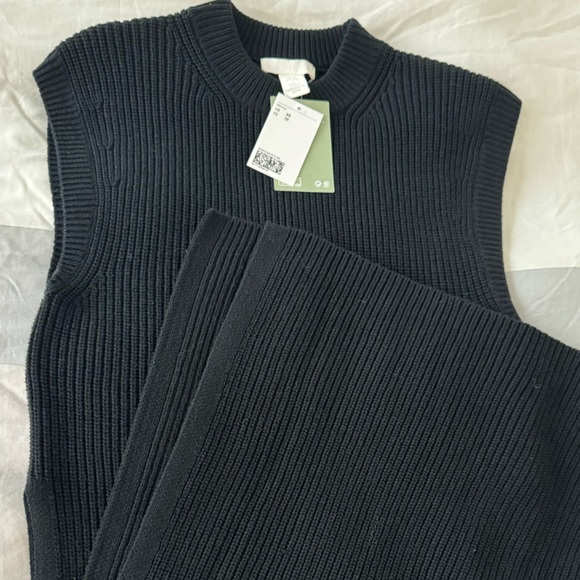 H&M black rib knit dress with high slits - Picture 11 of 11